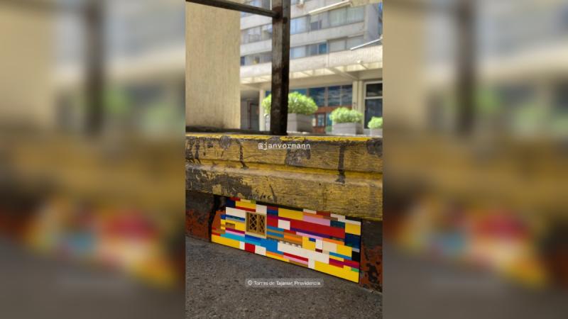Instagram/hosiazone - Artista alemán Jan Vormann restaura edificios con Lego