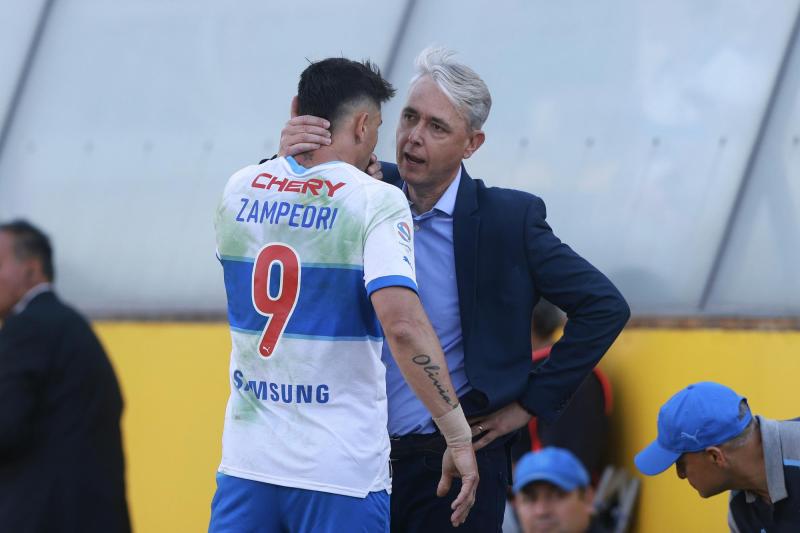 Tiago Nunes pende de un hilo en la UC - Créditos: Photosport