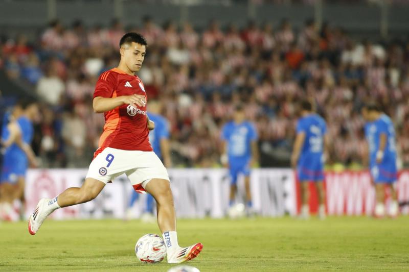 Photosport - Alexander Aravena despercidió una chance de gol en la Roja