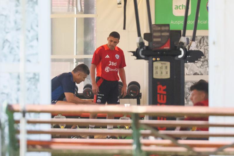 Ricardo Gareca molesto con Alexis Sánchez - Créditos Photosport 