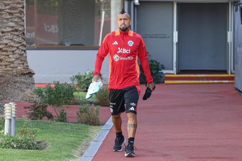 Comunicaciones FFCh - Arturo Vidal entrenó con normalidad en la Roja