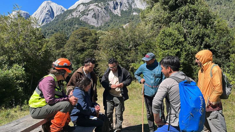 T13 - Primeras imágenes de Javiera Coña tras ser rescatada en Cochamó