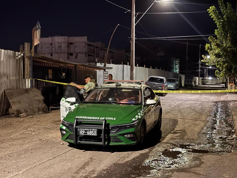 T13 - Mujer muere tras ser atacada a balazos afuera de su domicilio en Colina