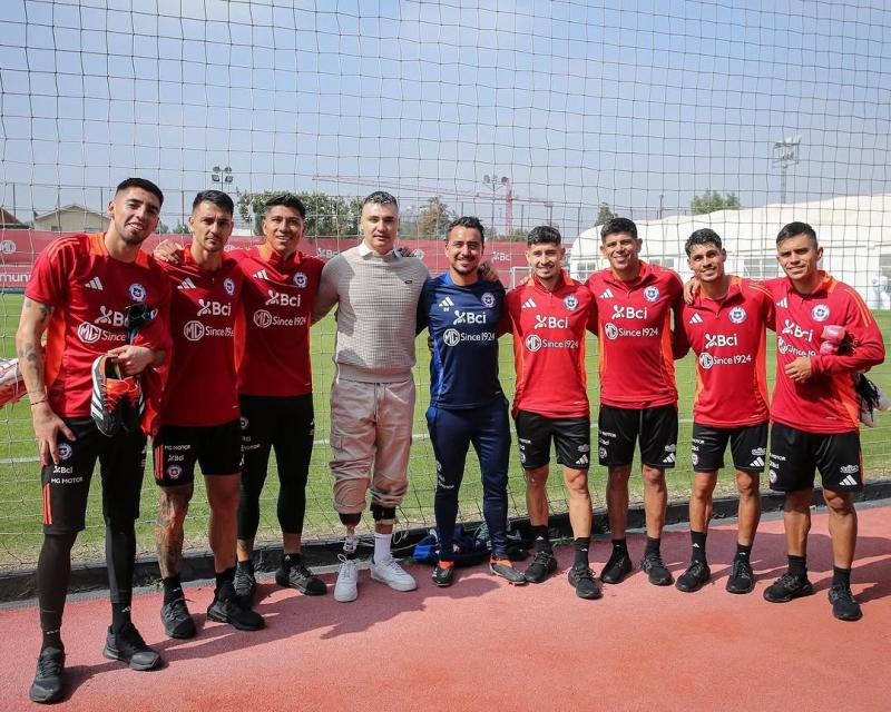 Comunicaciones FFCh - La visita de Cristóbal Campos a la Roja