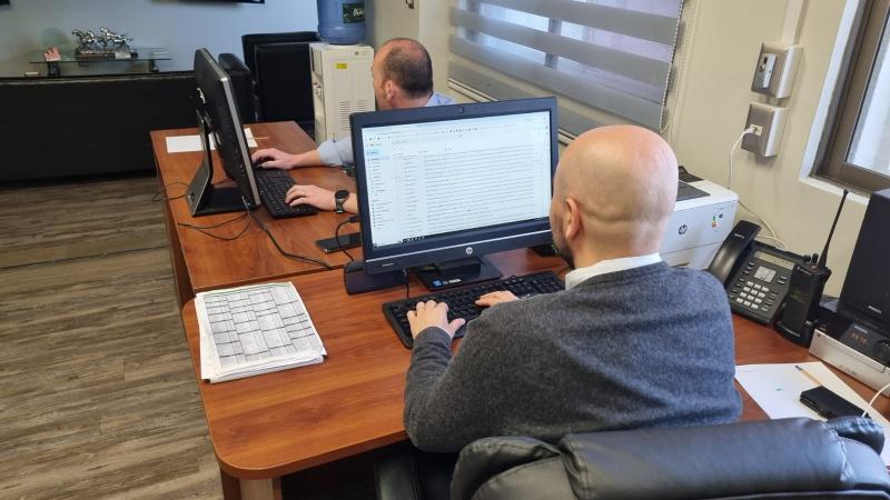 T13 - Carabineros abre convocatoria con 31 vacantes para civiles en distintas regiones: Revisa aquí los cargos y sueldos | Carabineros