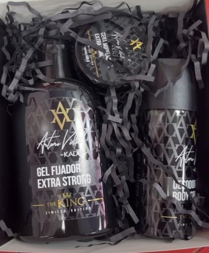 Instagram @kingarturo23oficial - El regalo de Arturo Vidal