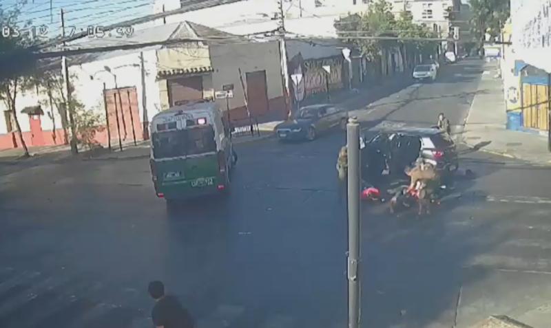 Las primeras indagaciones indicarían que se trataría de una banda dedicada al robo de celulares en el eje Alameda de Estación Central.