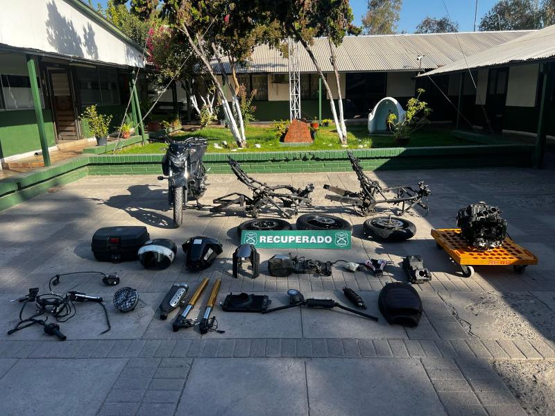 Desbaratan banda que compraba y desarmaba vehículos robados en La Florida