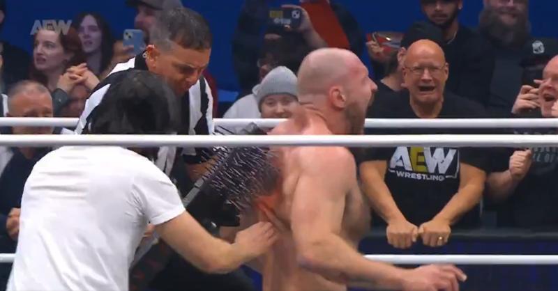 La impactante caída de Jon Moxley sobre un palo con clavos | T13