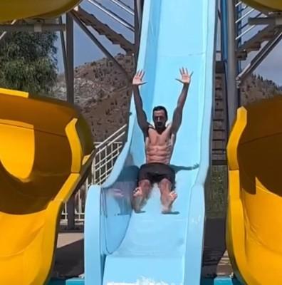 Instagram Tomás Vodanovic - Tomás Vodanovic entrega detalles de sus fotos virales en la piscina de Maipú: "sacaron las fotos y pasó toda la..."