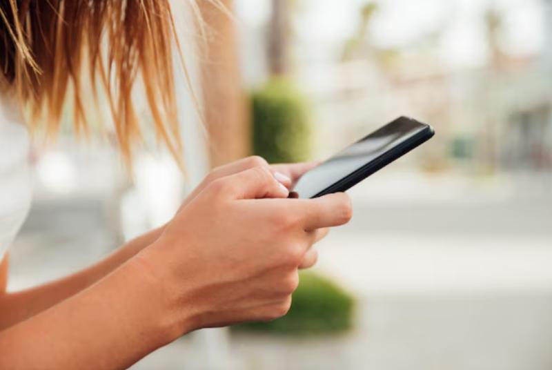 "Me hackeó": Profesora acusada de filtrar imágenes eróticas a estudiantes asegura que fue su ex pareja