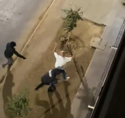 VIDEO | Registran encerrona contra ciudadanos chinos en Santiago Centro: Arrastraron a uno para robarle