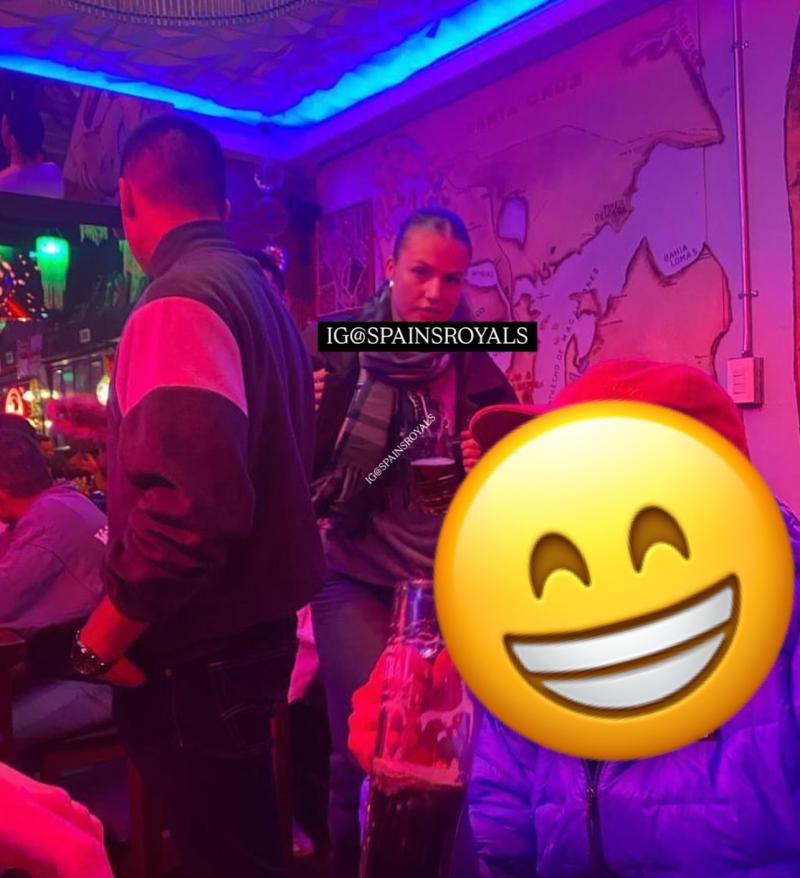 @Spainsroyals - Princesa Leonor en bar de Punta Arenas