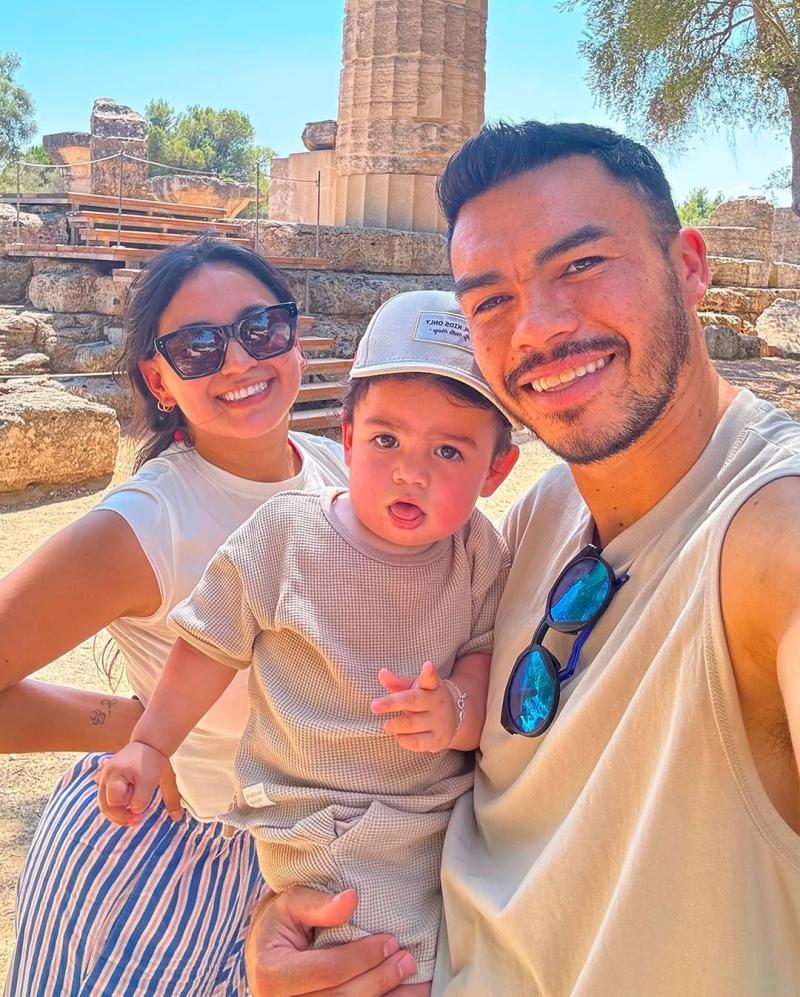 Gabriel Suazo junto a su hijo y su esposa - Créditos: @gabrielalonso11