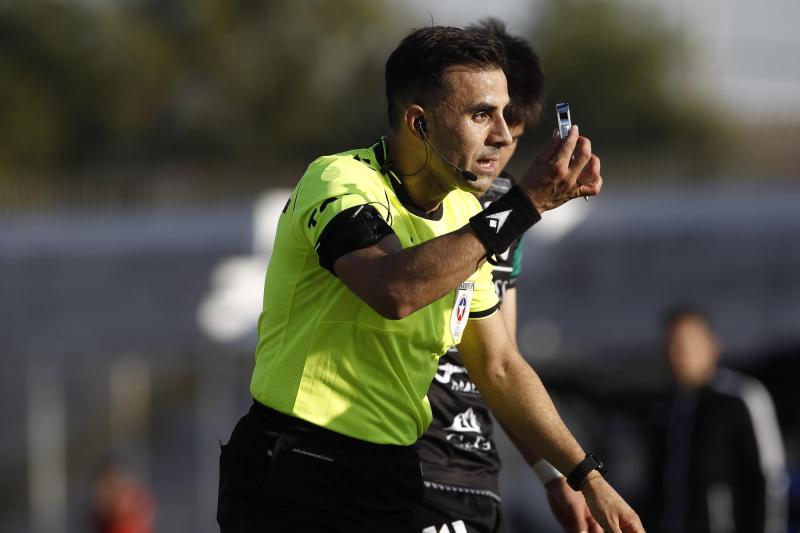 Piero Maza durante partido del fútbol chileno - Créditos: Agencia Uno