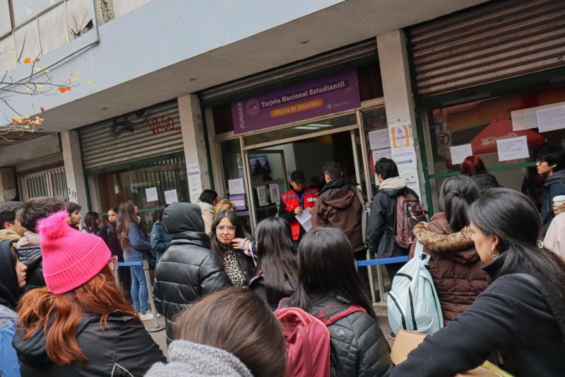 TNE: Dónde y hasta cuándo revalidar el pase escolar - Agencia Uno