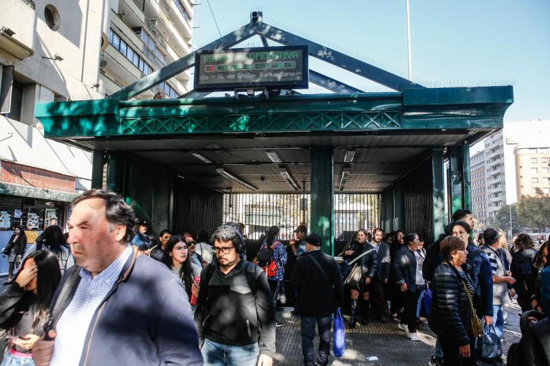 Falla de Metro de Santiago - Agencia Uno