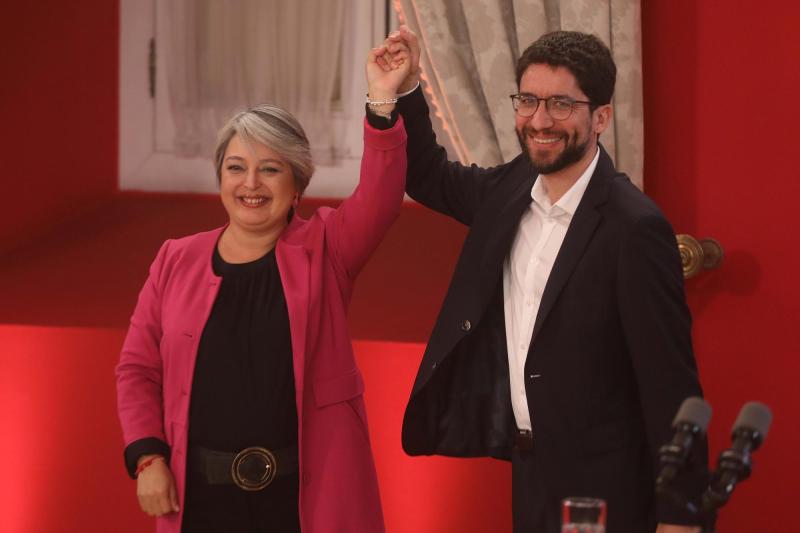 Exministra Jeannette Jara abandonó el Palacio de La Moneda - Agencia Uno