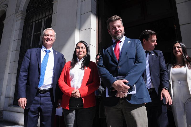 Agencia Uno - Kast y Kaiser respondieron a Matthei