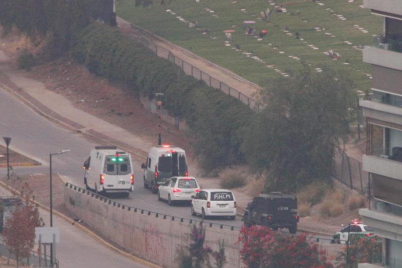 Importante contingente policial por el funeral del "Guatón Mutema" - Agencia Uno