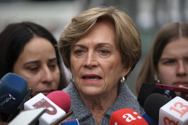 Aton - Gendarmes rechazan acusaciones de "corrupción" de Evelyn Matthei y denuncian vínculo con funcionario suspendido