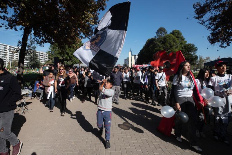 Alan Saldivia estuvo en el velorio de Mylan Liempi, quien este domingo fue sepultado - Créditos: Aton