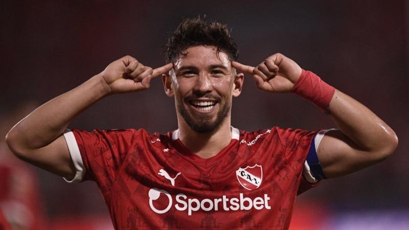 Le bajan el pulgar a Felipe Loyola a Bayern Múnich - Créditos: @Independiente