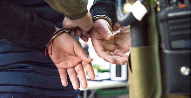 Agencia Uno (referencial) - Inspector de exclusivo colegio en Antofagasta fue detenido por almacenamiento de pornografía infantil