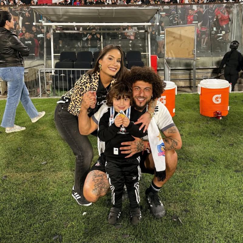 Florencia Pouso junto a Maximiliano Falcón celebrando título de Colo Colo - Créditos: Comunicaciones Colo Colo