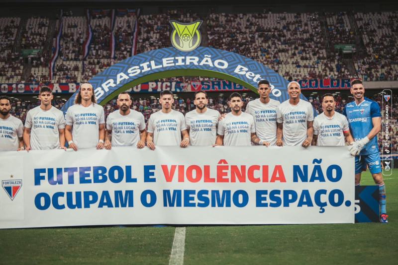 Tremendo homenaje en Brasil - Fortaleza