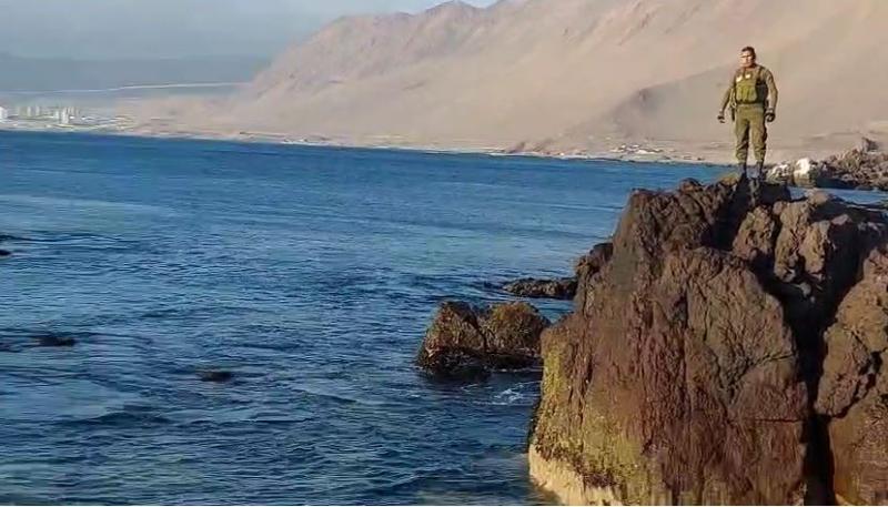 Carabineros de Iquique lograron persuadir al sujeto para que depusiera su escape