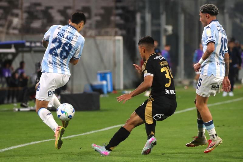 Colo Colo empató de local con Racing en Libertadores - Créditos: Photosport