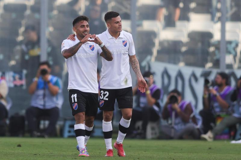 Photosport - Colo Colo volvió a los abrazos en el Estadio Monumental