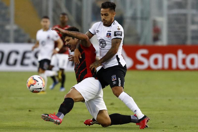 El último triunfo de Colo Colo ante un brasileño en el Monumental fue en 2022 - Photosport
