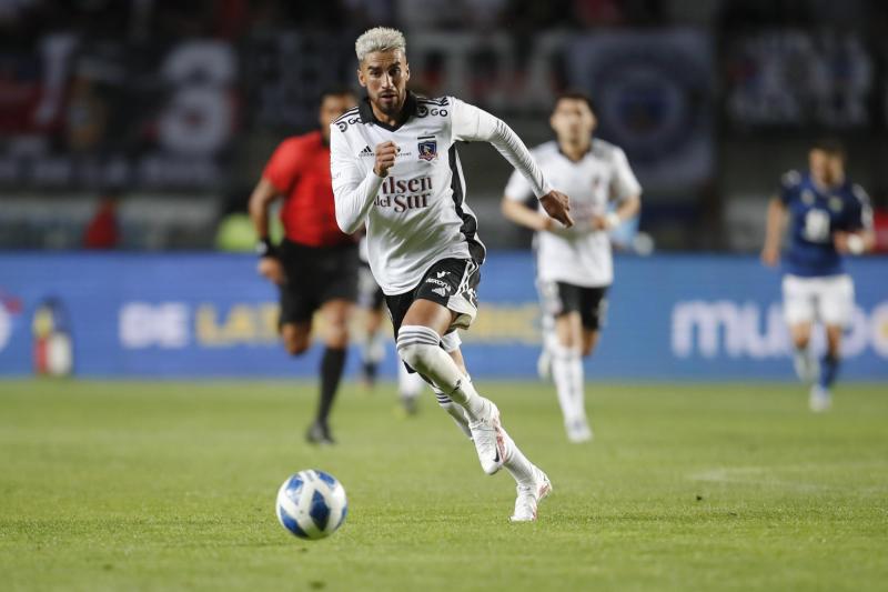Juan Martín Lucero durante su paso por Colo Colo - Créditos: Photosport