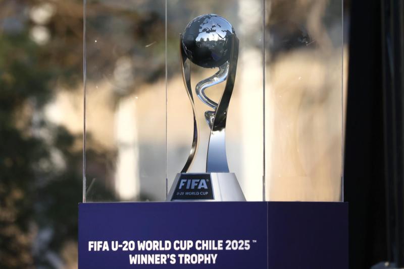 Trofeo del Mundial Sub 20 que se realizará en Chile - Créditos: Photosport