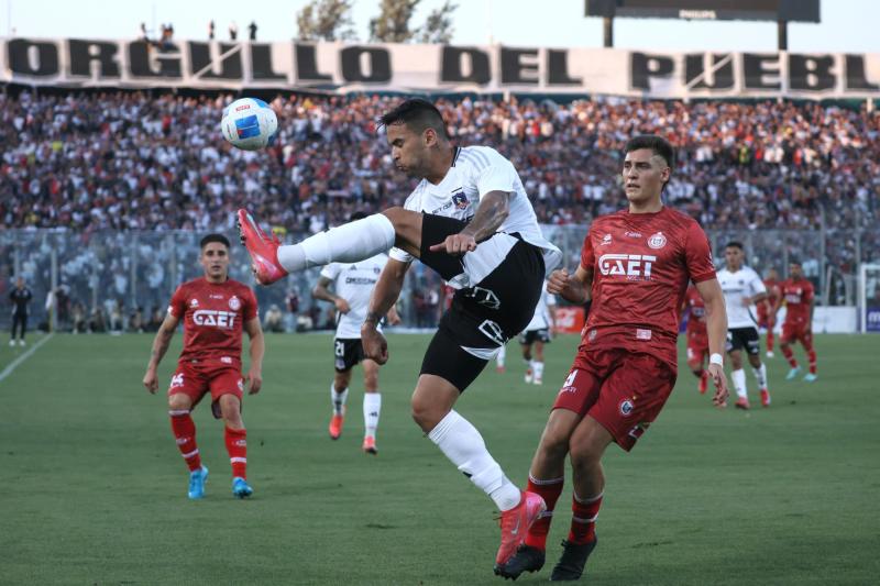 Sebastián Vegas desdramatiza eventual castigo de Colo Colo - Photosport
