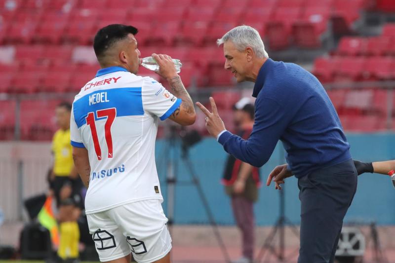 Photosport - Tiago Nunes no se mueve de la banca de la UC