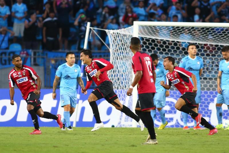 Iquique se estrenó con derrota en la Copa Sudamericana - Photosport