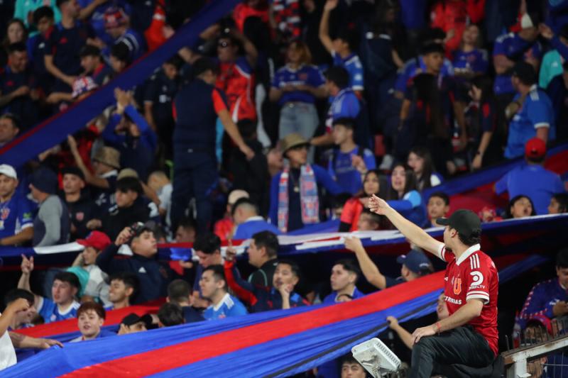 Hinchas de U de Chile provocan incidentes - Créditos: Photosport
