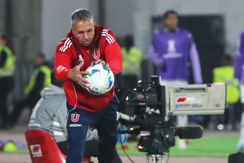 Gustavo Álvarez y triunfo de U de Chile - Créditos: Photosport