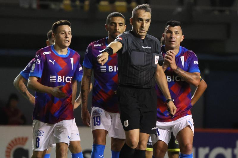 El arbitraje advierte a la ANFP que seguirá retrasando la Copa Chile - Photosport