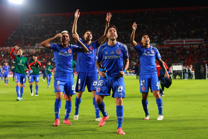 Matías Zaldivia celebrando la victoria en Copa Libertadores - Créditos: Photosport