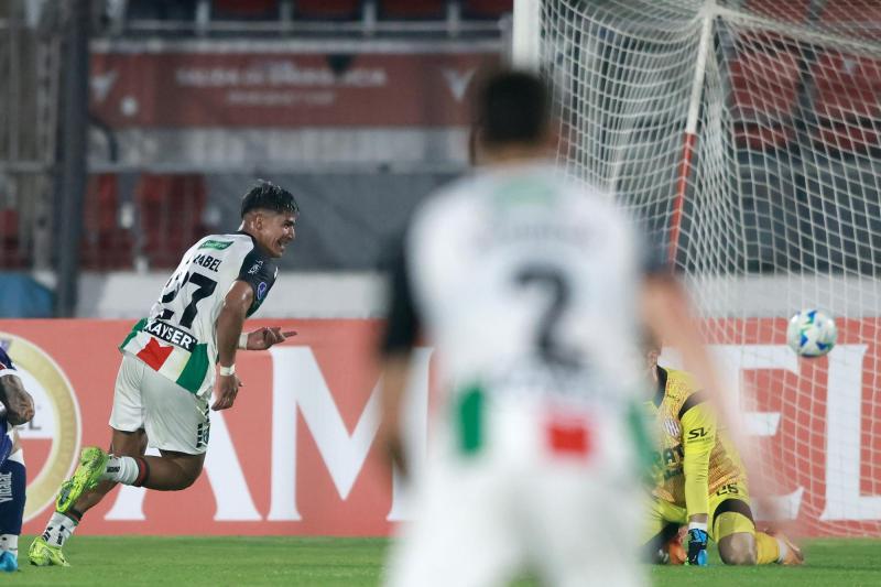 Junior Marabel anotó el agónico 2-0 para Palestino - Créditos: Photosport