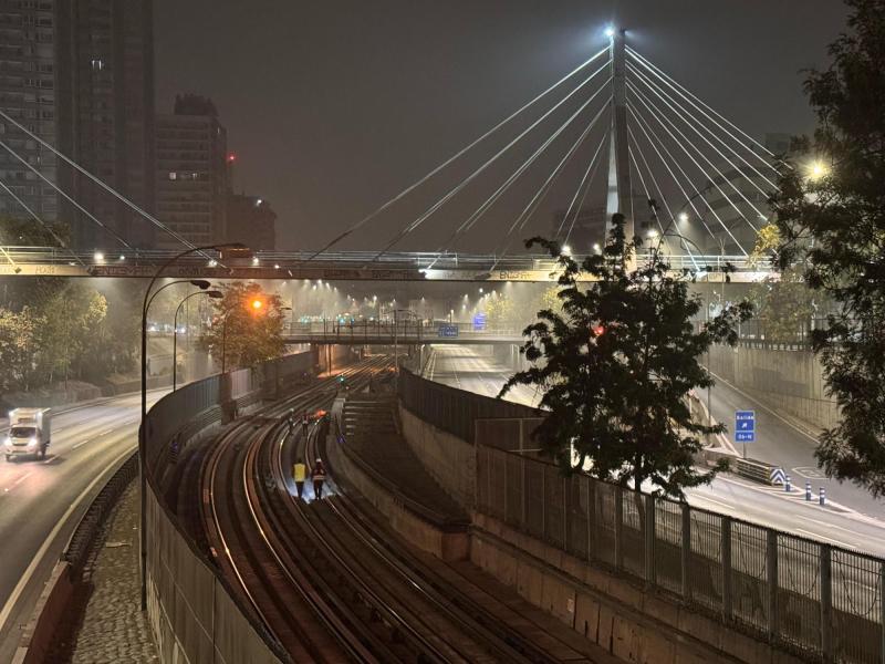 Encuentran cuerpo en vías de estación de Metro