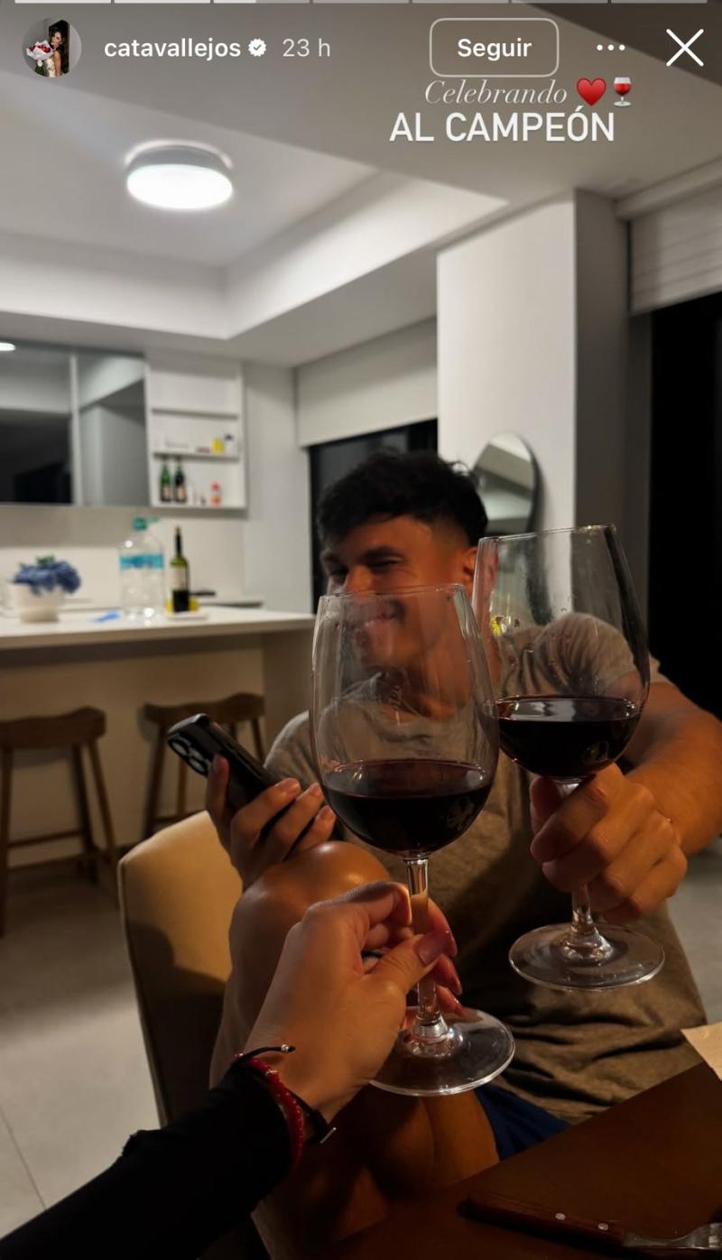 Cata Vallejos celebrando con Pablo Galdames - Créditos: Captura Instagram