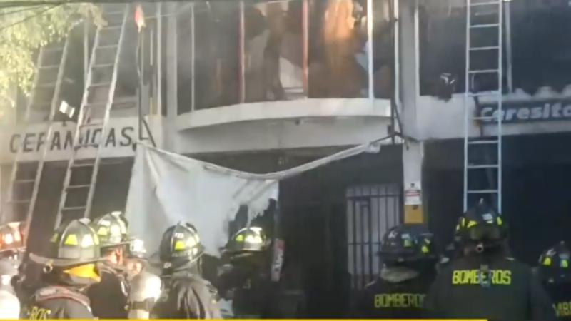 Incendio afecta a ferretería en San Miguel - T13