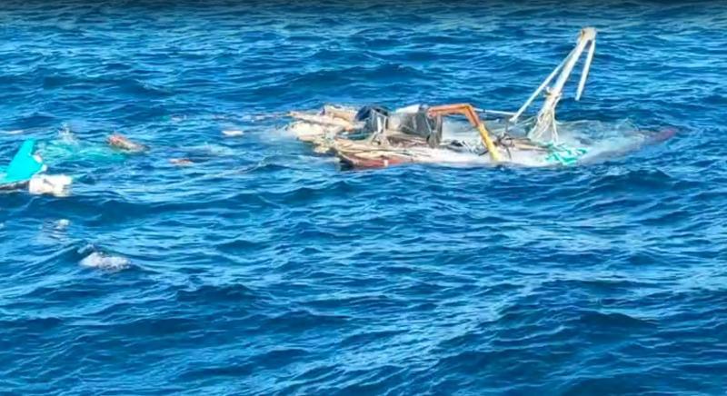 Restos de la lancha de pescadores desaparecidos