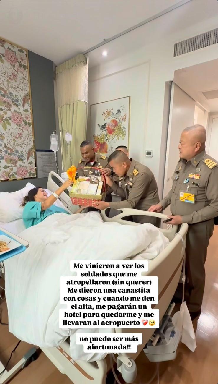Influencer chilena fue atropellada por militares en Tailandia: “Se me olvidó que los autos en Tailandia andan al revés" - Instagram Cata Cazzu