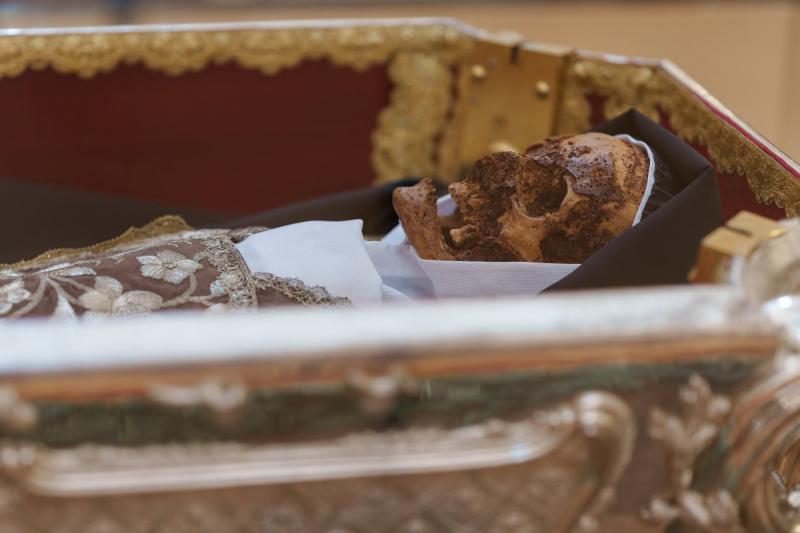 AFP - Exhiben restos de Santa Teresa de Jesús, fallecida en 1582